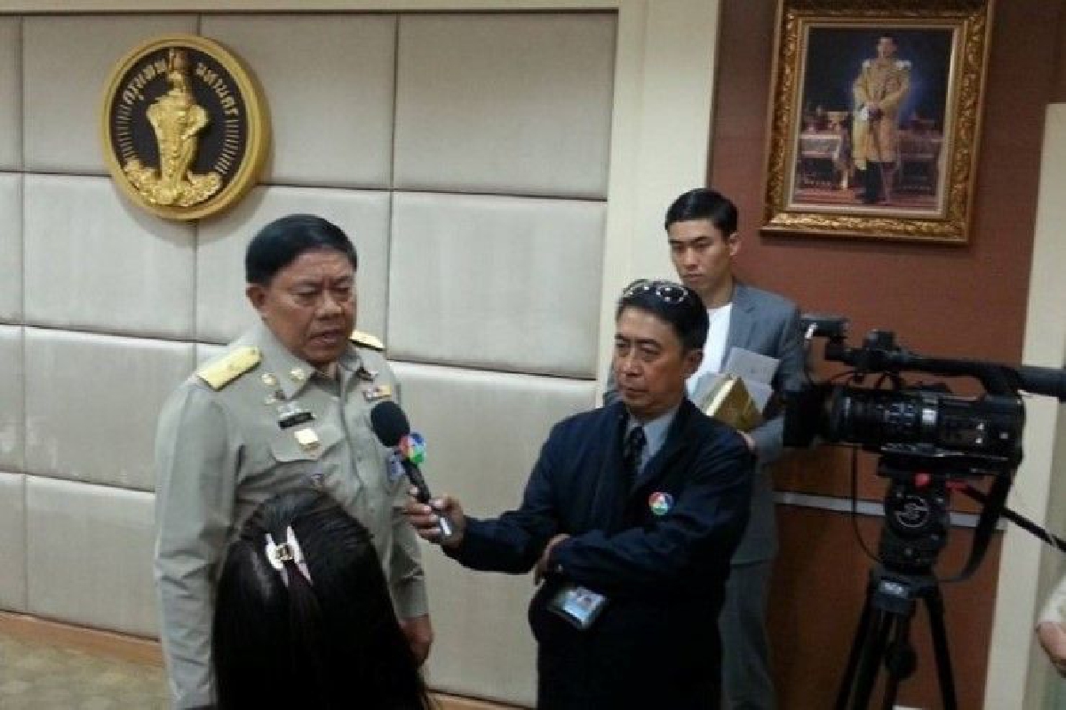 เลื่อนขั้นพิเศษ ผอ.เขตพระนคร-พนักงานกวาด หลังเสียชีวิตในหน้าที่ เลื่อนขั้นพิเศษ ผอ.เขตพระนคร-พนักงานกวาด หลังเสียชีวิตในหน้าที่