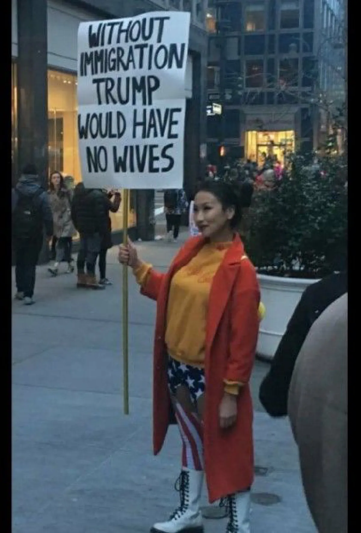 ชมป้ายประท้วงโดนๆ จากการชุมนุมต้านคำสั่งแบนของทรัมป์