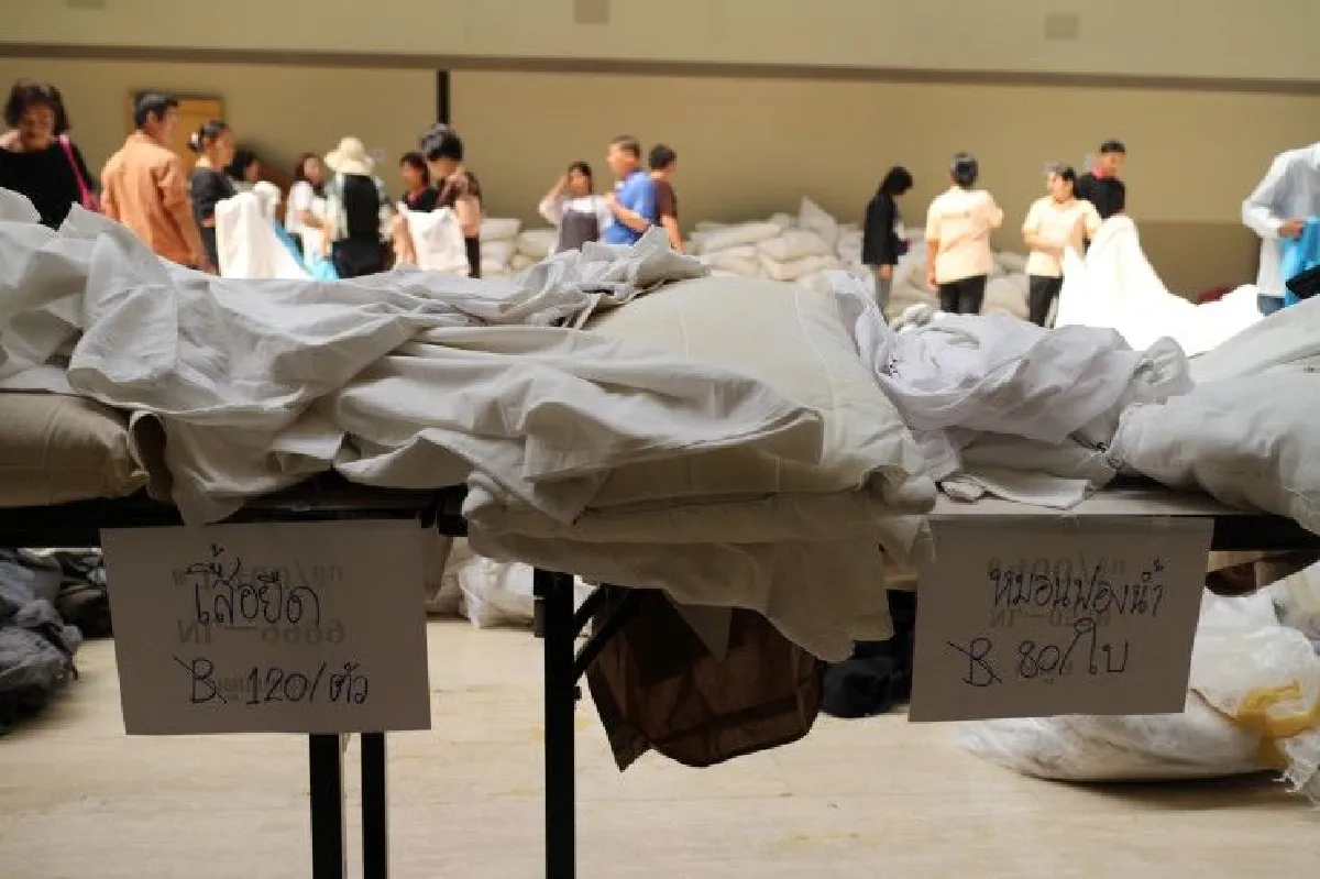 สำรวจมหกรรมเลหลัง "ปาร์คนายเลิศ" คนแห่ช้อป-ราคาหลักสิบยันหลายหมื่น