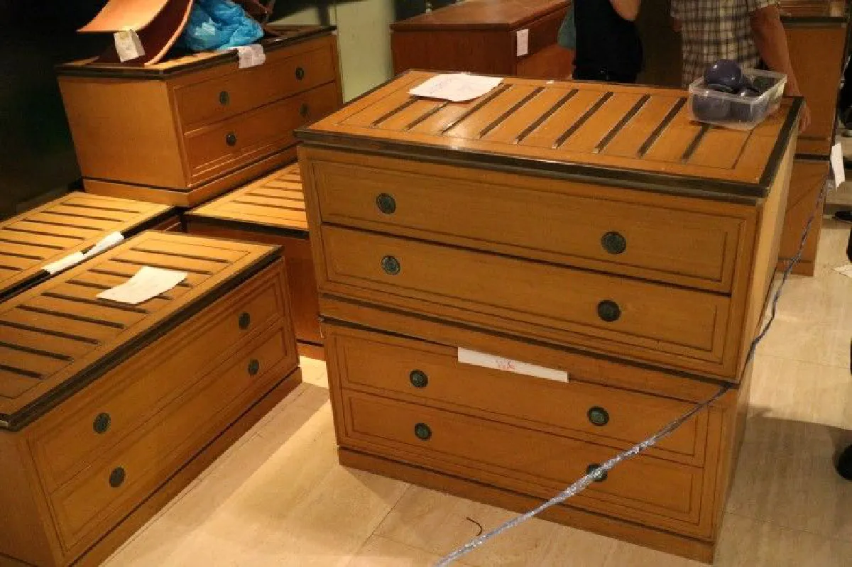 สำรวจมหกรรมเลหลัง "ปาร์คนายเลิศ" คนแห่ช้อป-ราคาหลักสิบยันหลายหมื่น