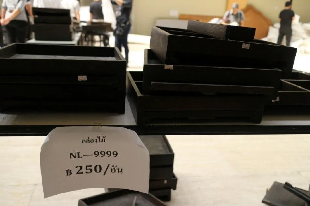 สำรวจมหกรรมเลหลัง "ปาร์คนายเลิศ" คนแห่ช้อป-ราคาหลักสิบยันหลายหมื่น