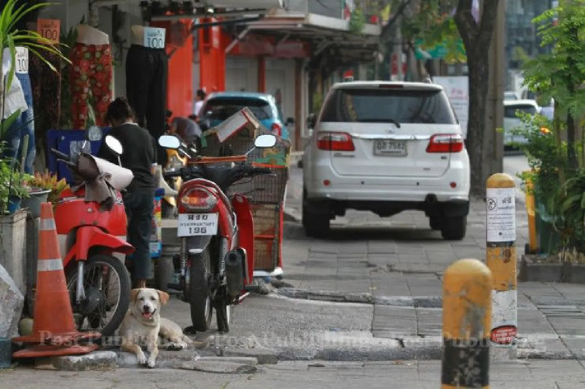 ถึงคิวปราบ "มอเตอร์ไซค์" บนทางเท้า ล็อคล้อ-ปรับหนัก-ติด "เอสการ์ด"