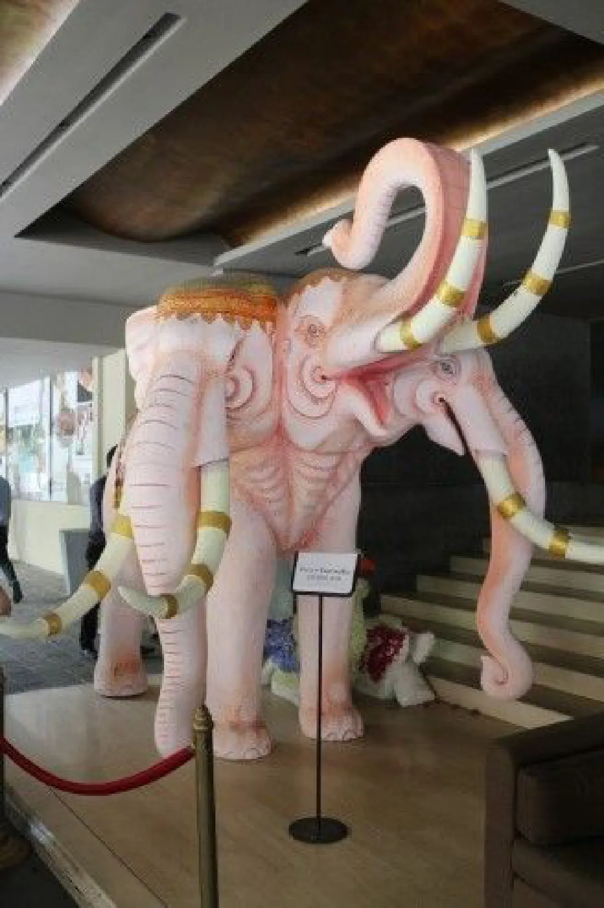 สำรวจมหกรรมเลหลัง "ปาร์คนายเลิศ" คนแห่ช้อป-ราคาหลักสิบยันหลายหมื่น