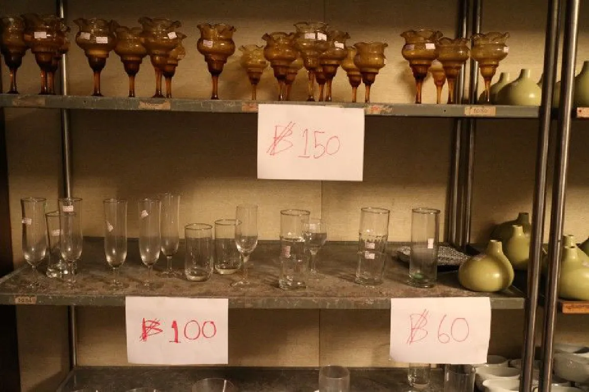 สำรวจมหกรรมเลหลัง "ปาร์คนายเลิศ" คนแห่ช้อป-ราคาหลักสิบยันหลายหมื่น