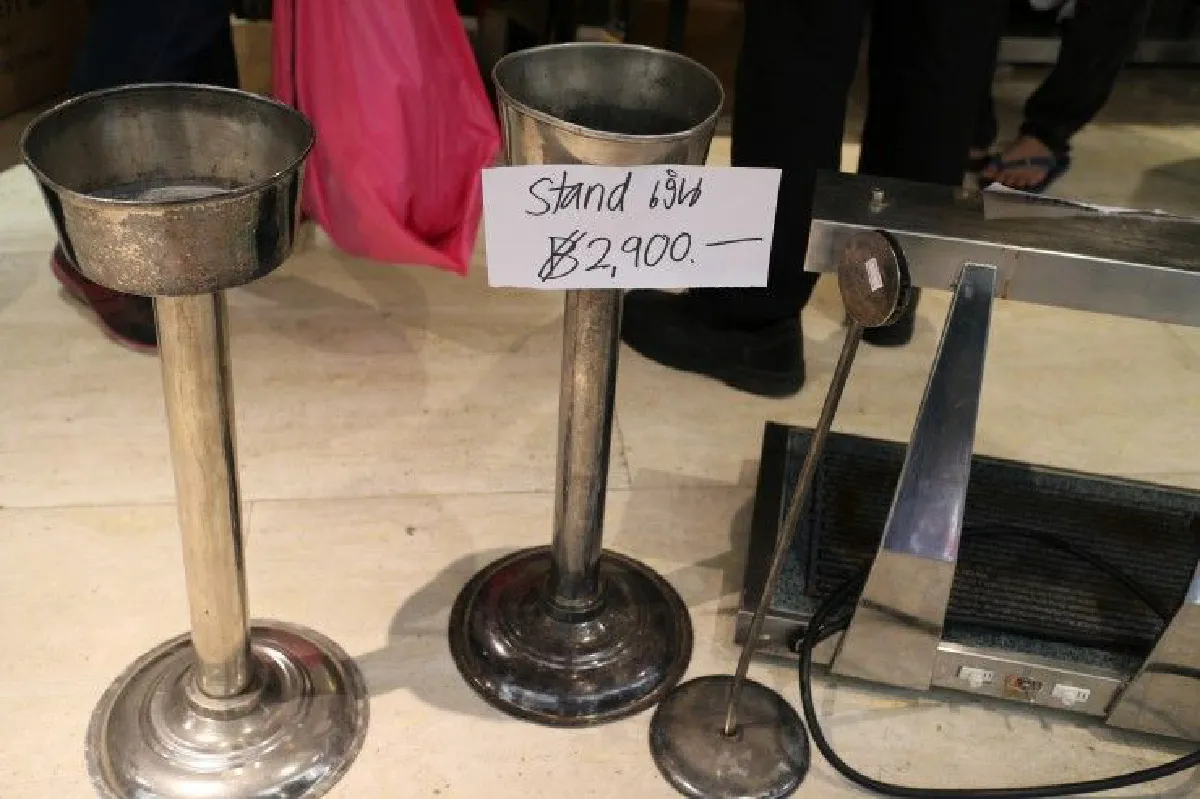 สำรวจมหกรรมเลหลัง "ปาร์คนายเลิศ" คนแห่ช้อป-ราคาหลักสิบยันหลายหมื่น