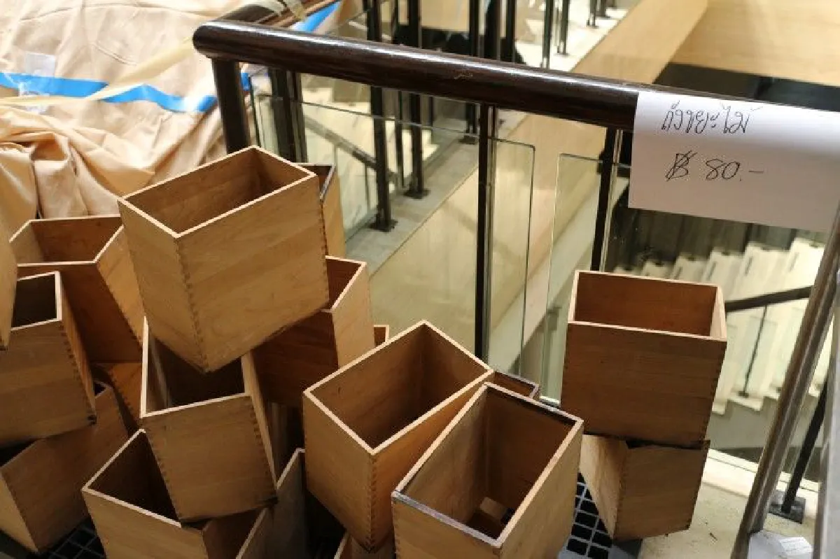 สำรวจมหกรรมเลหลัง "ปาร์คนายเลิศ" คนแห่ช้อป-ราคาหลักสิบยันหลายหมื่น