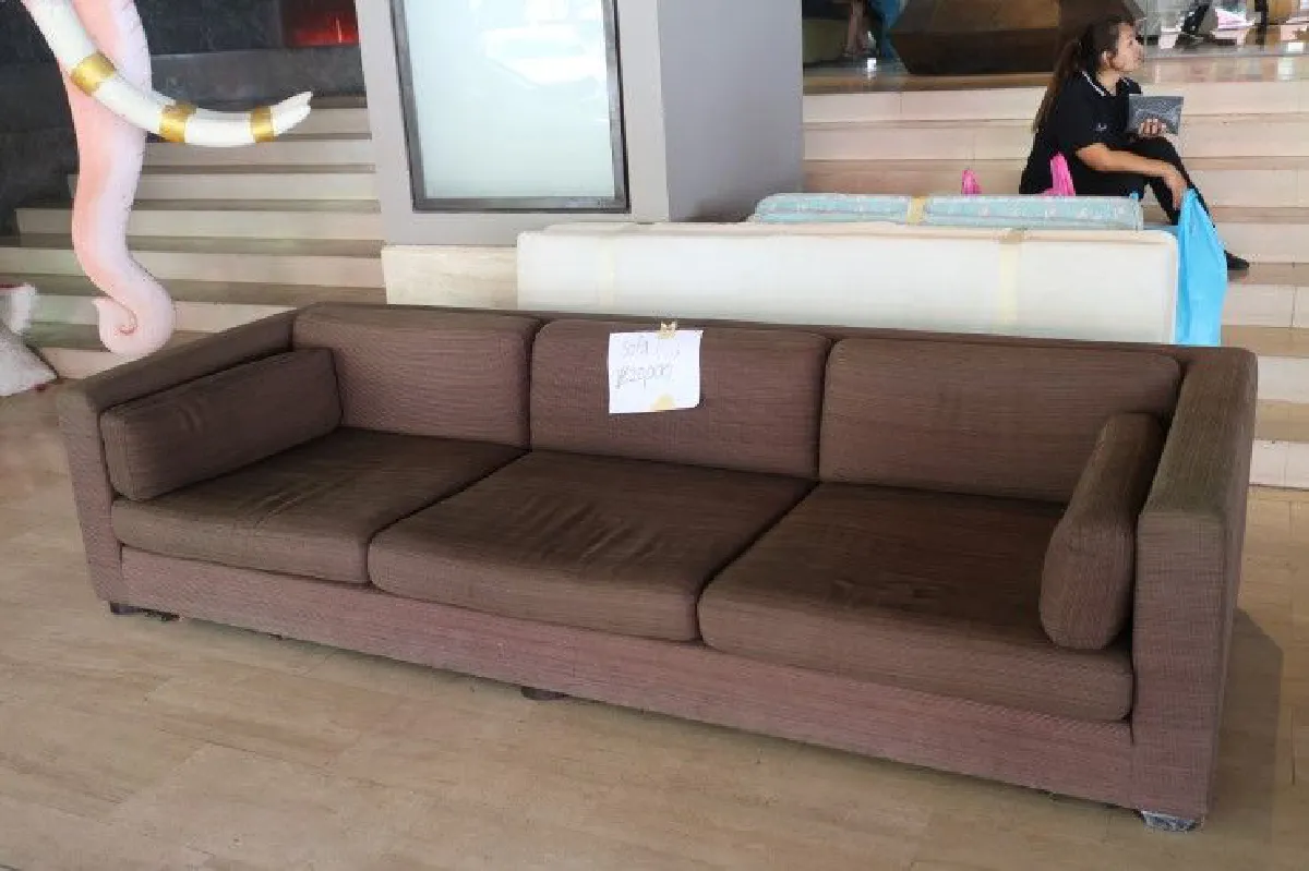 สำรวจมหกรรมเลหลัง "ปาร์คนายเลิศ" คนแห่ช้อป-ราคาหลักสิบยันหลายหมื่น