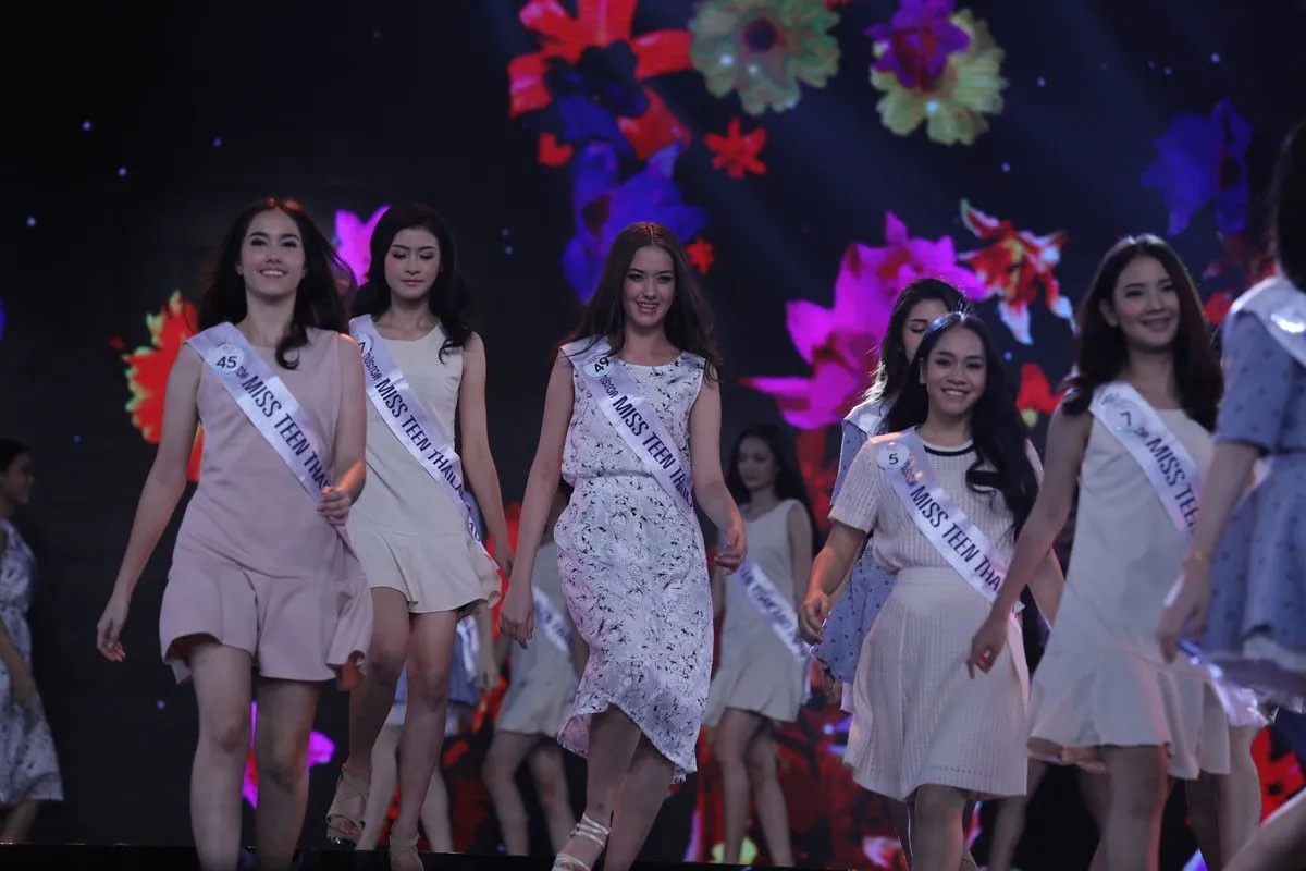 สดใสมีเสน่ห์! เจนนี่ เจนนิเฟอร์ คว้ามงกุฎมิสทีนไทยแลนด์ 2016