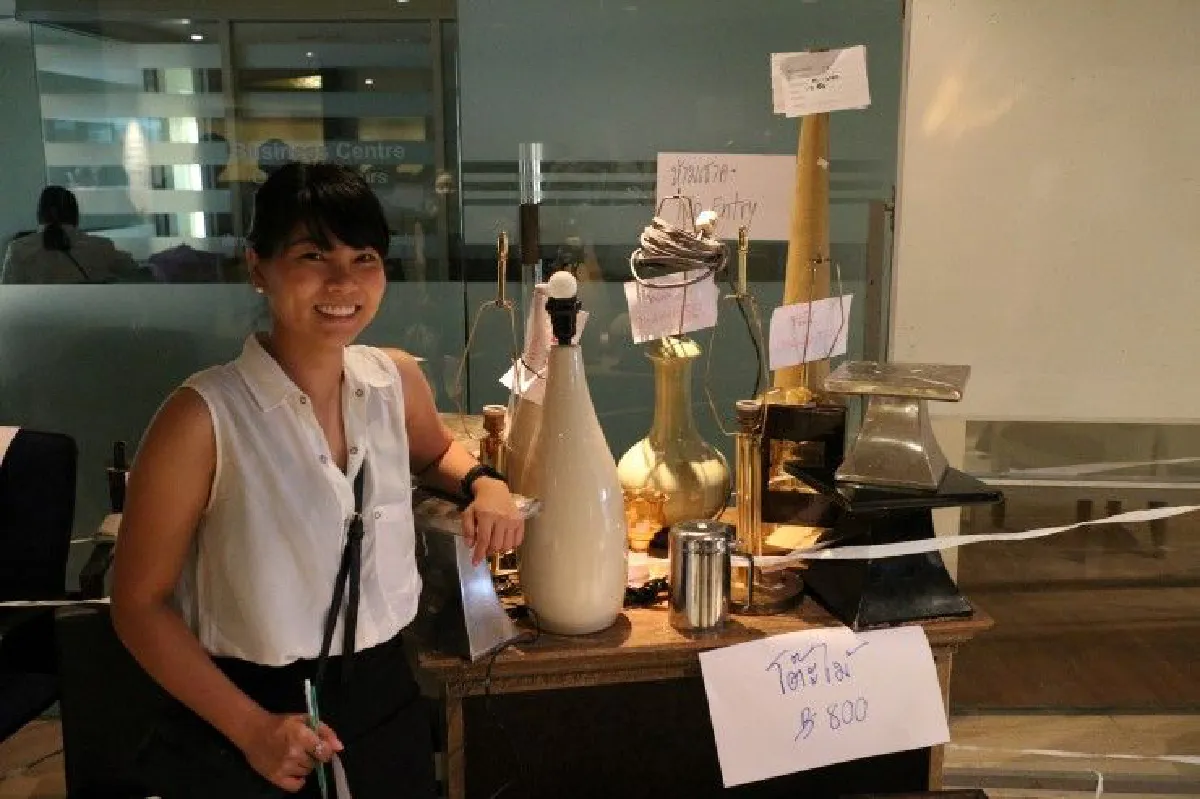 สำรวจมหกรรมเลหลัง "ปาร์คนายเลิศ" คนแห่ช้อป-ราคาหลักสิบยันหลายหมื่น