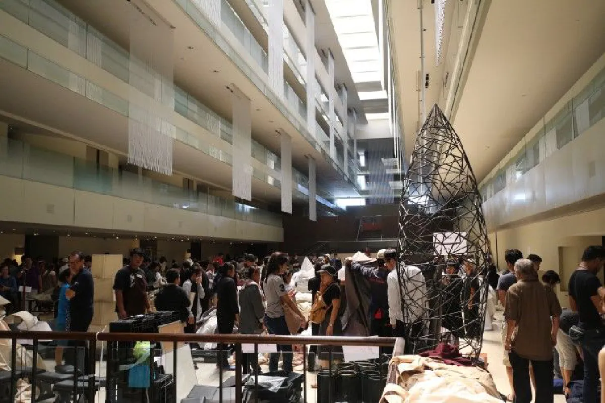 สำรวจมหกรรมเลหลัง "ปาร์คนายเลิศ" คนแห่ช้อป-ราคาหลักสิบยันหลายหมื่น