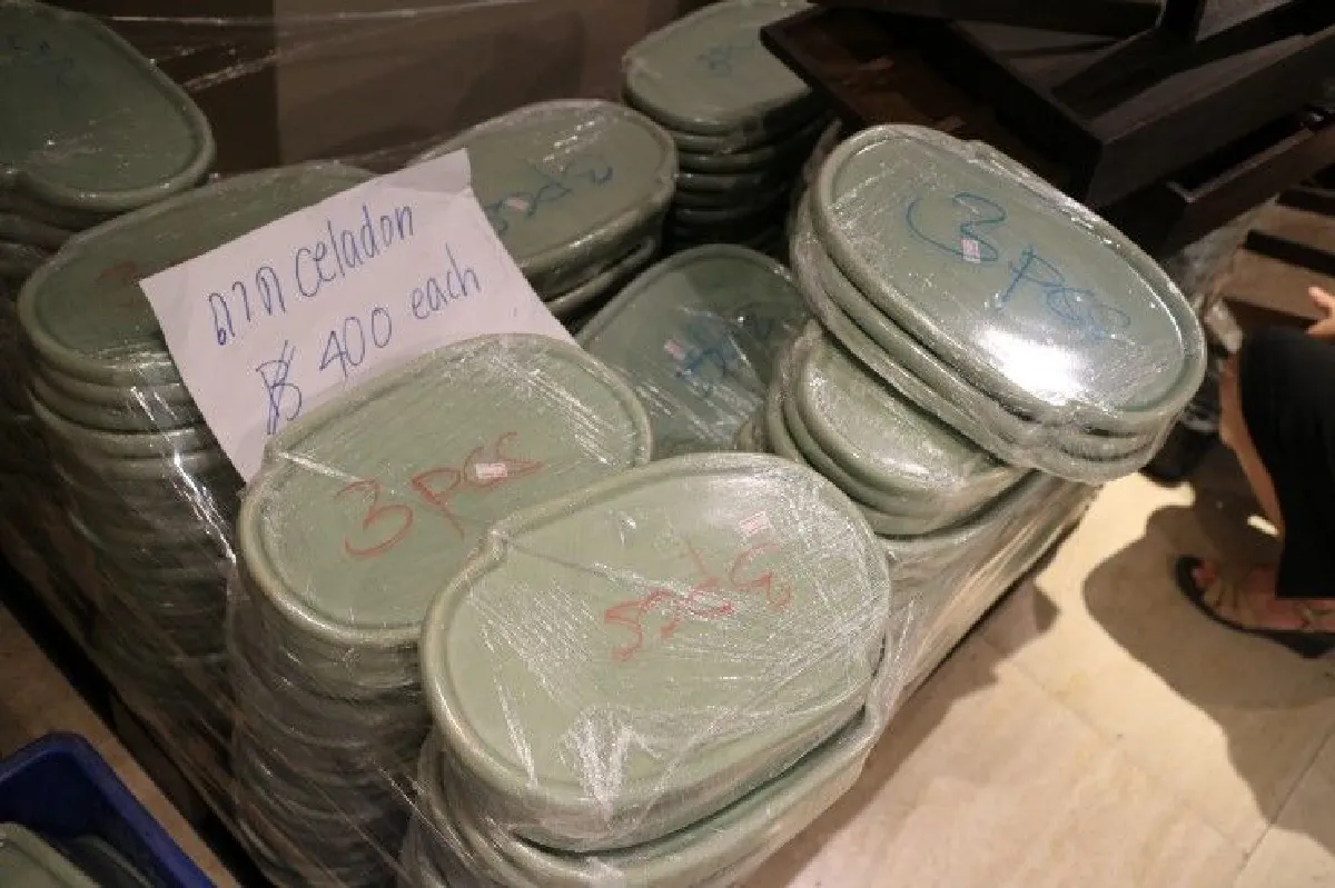 สำรวจมหกรรมเลหลัง "ปาร์คนายเลิศ" คนแห่ช้อป-ราคาหลักสิบยันหลายหมื่น