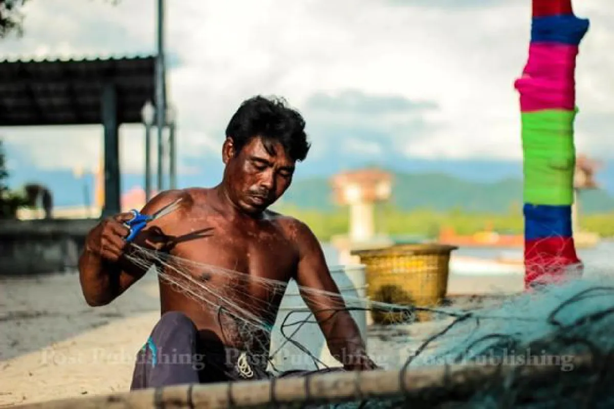 Phuket court rules for sea gypsies