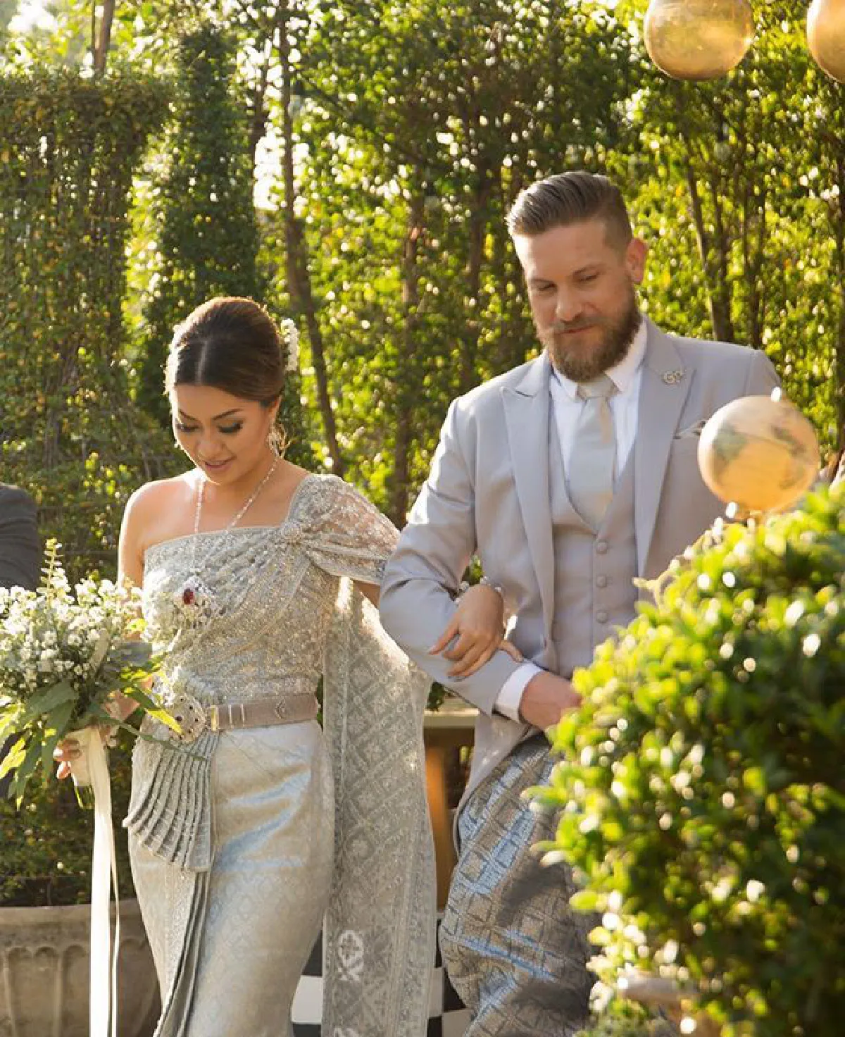 เซน ณิชา ลูกสาว แอ๊ด คาราบาว ควงแฟนฝรั่งเข้าพิธีวิวาห์ชื่นมื่น