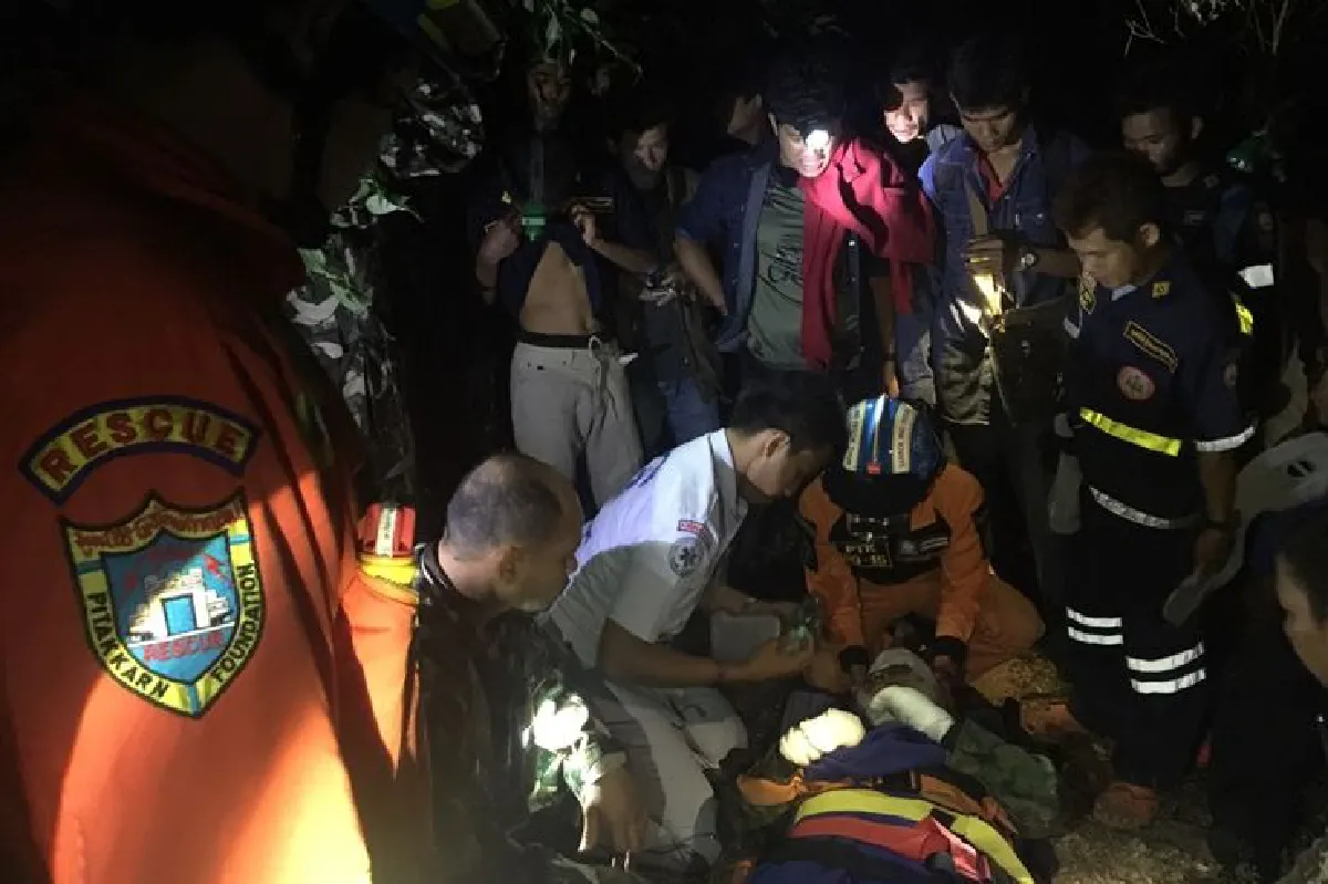 นักท่องเที่ยวเดินตกสันเขาช้างเผือกบาดเจ็บ