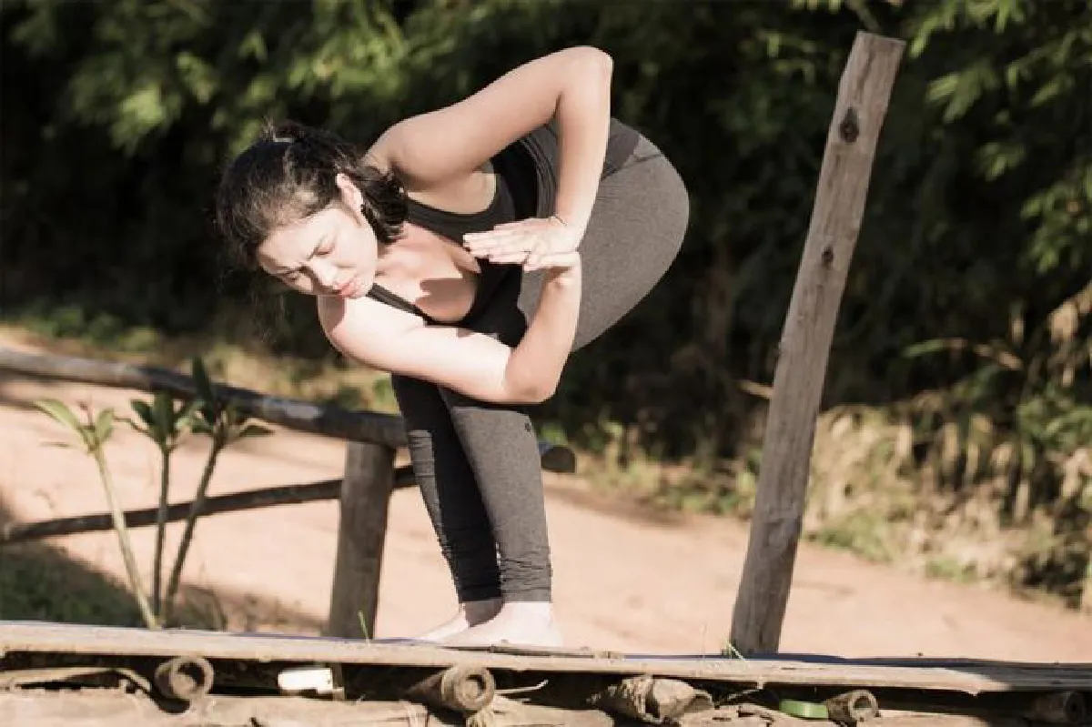 โยคะฝึกลำตัวช่วงล่าง