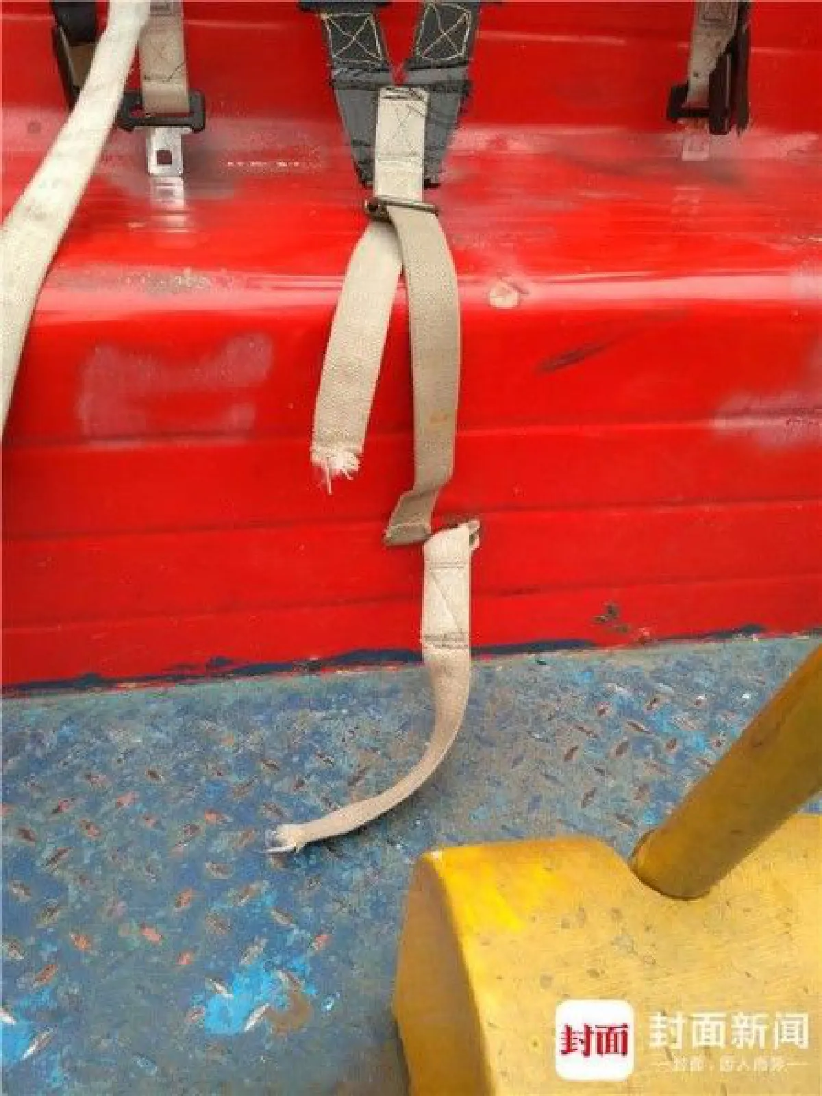 สวนสนุกสยอง สาวจีนถูกเหวี่ยงจากเครื่องเล่นตกลงพื้นเสียชีวิต!