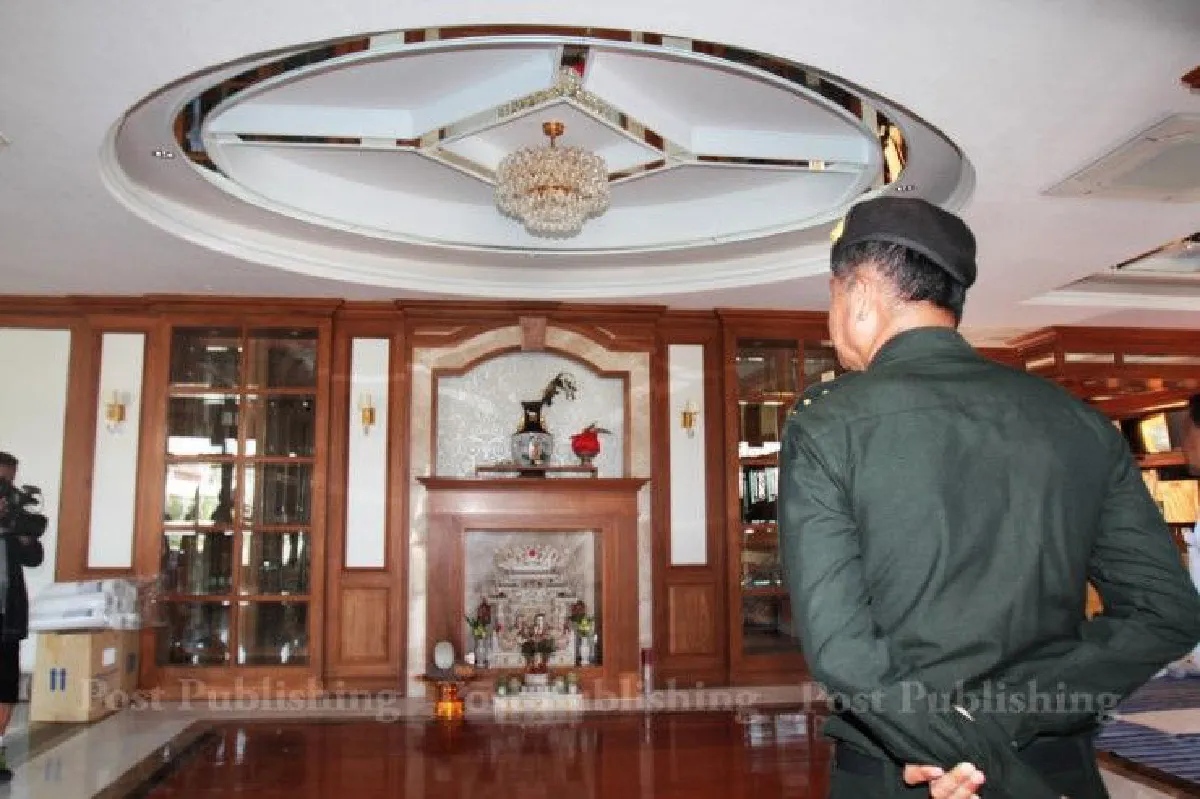 ภาพชุดดีเอสไอ-ทหารค้นคฤหาสน์แก๊งเงินกู้ยึดทรัพย์400ล้าน