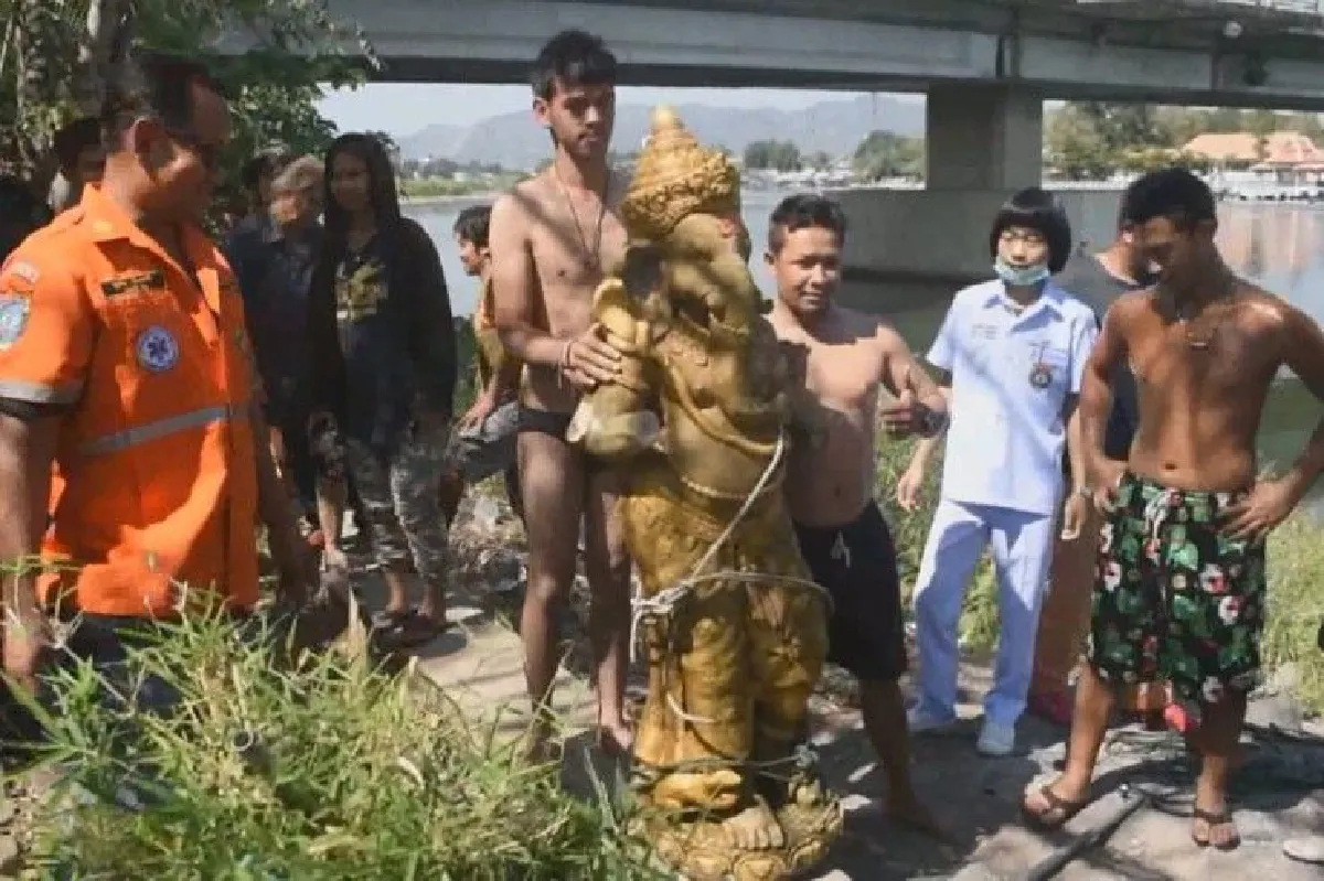 ชาวบ้านแตกตื่นนึกว่าศพจมน้ำ ที่แท้เป็นรูปปั้นพระพิฆเนศ