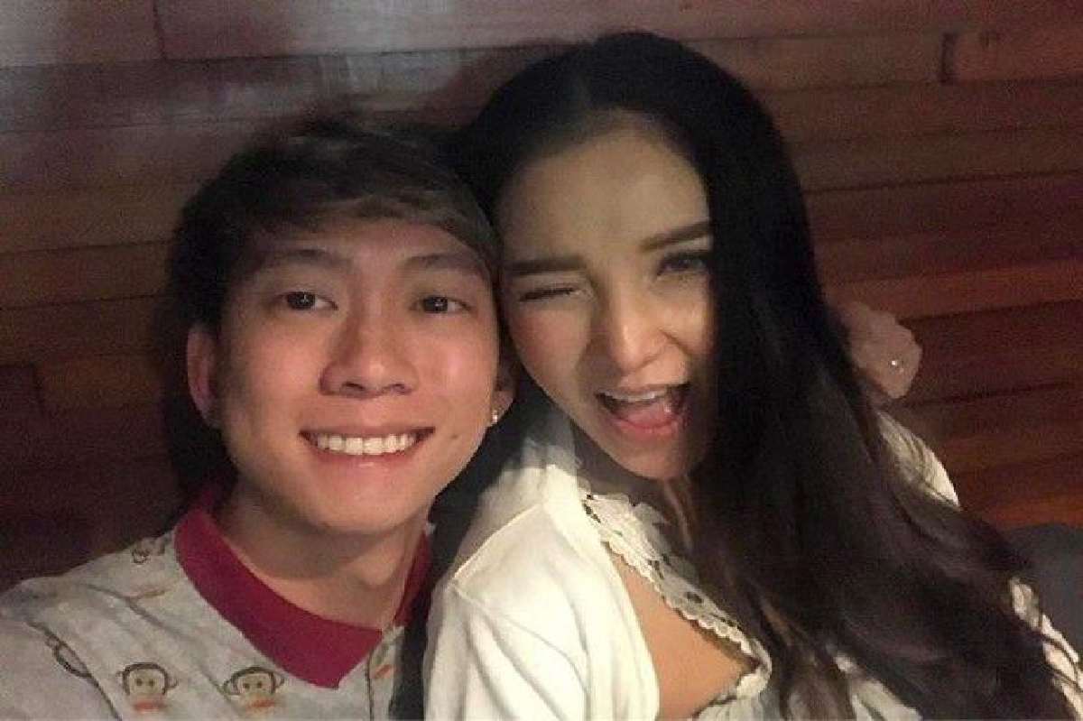 "เบนซ์ เรซซิ่ง"โพสต์รูปคู่"แพท"เตรียมพร้อมเป็นคุณพ่อป้ายแดง "เบนซ์ เรซซิ่ง"โพสต์รูปคู่"แพท"เตรียมพร้อมเป็นคุณพ่อป้ายแดง