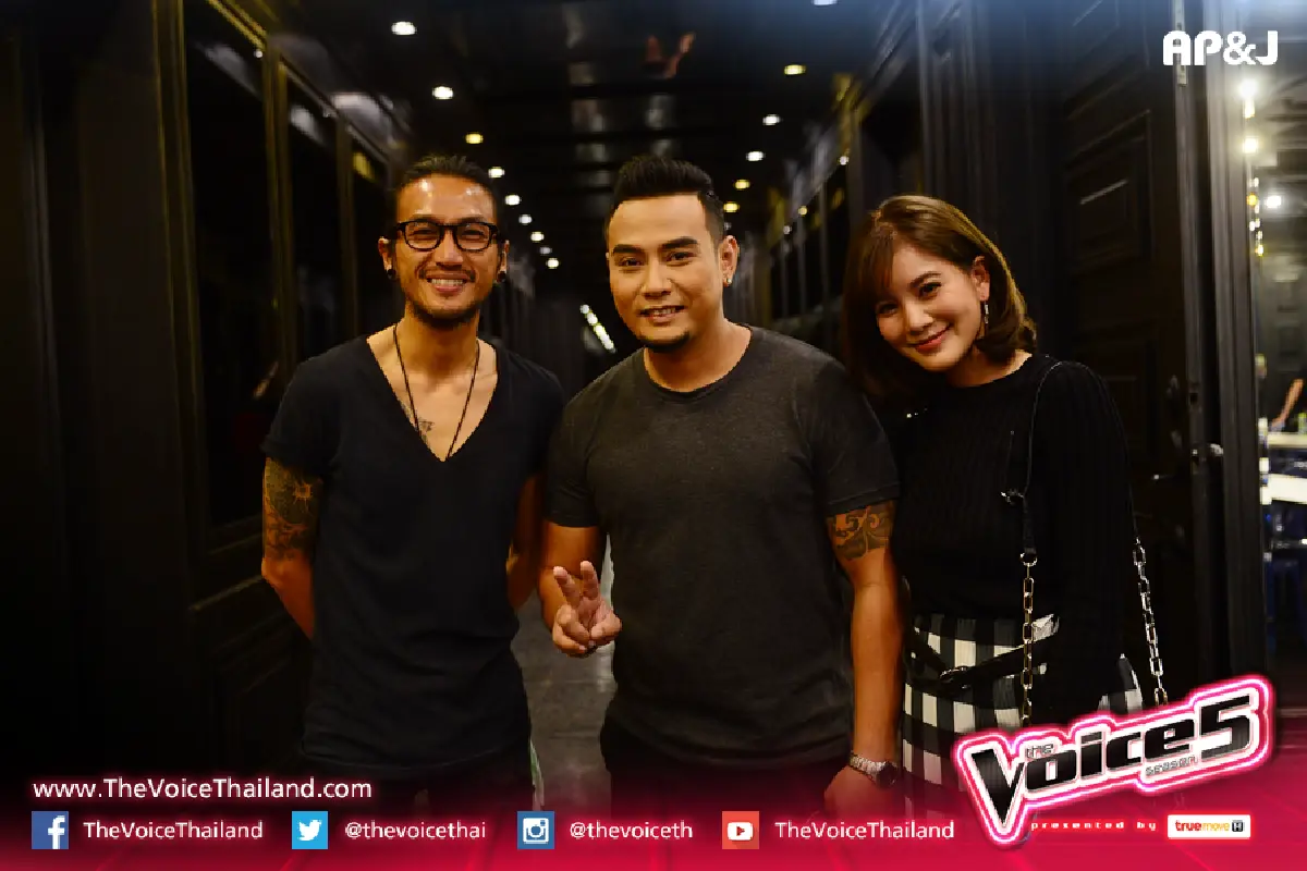 ซึ้งจนน้ำตาคลอ! ตูน บอดี้แสลม บุกให้กำลังใจ แต๊ก หลังเวทีเดอะวอยซ์