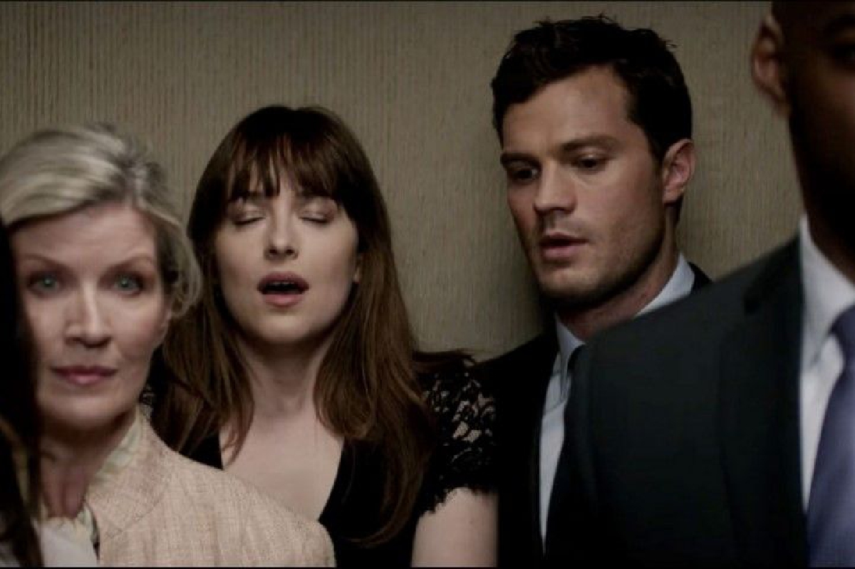 Fifty Shades Darker : เสพเซ็กซ์เร่าร้อน..แหกทุกกฎความสัมพันธ์ Fifty Shades Darker : เสพเซ็กซ์เร่าร้อน..แหกทุกกฎความสัมพันธ์