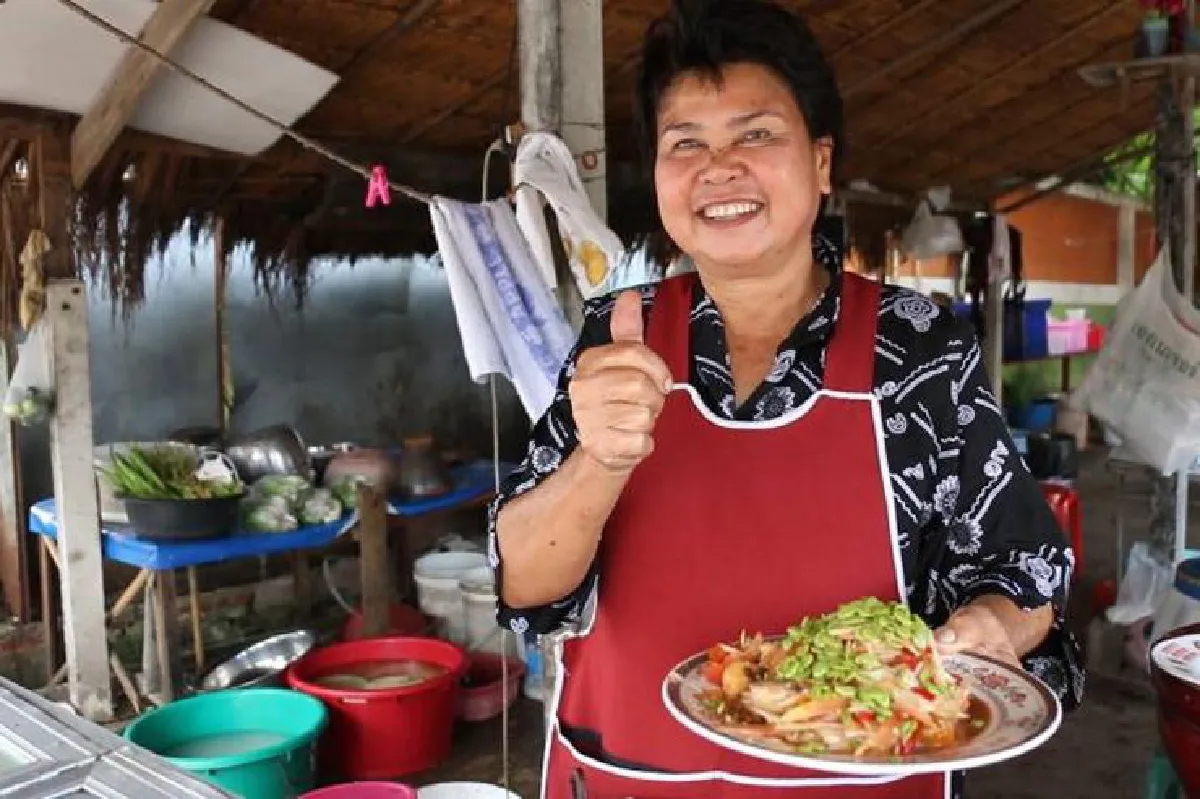 ‘ส้มตำป้านี’ ภัตตาคารท้องทุ่ง อร่อยไม่แพง