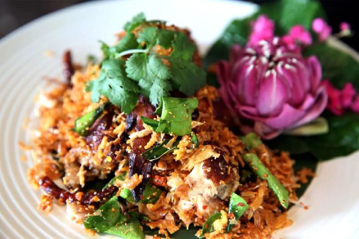 มนตรี จิรฐิติกาลกิจ   'ผมรักอาหารไทย'