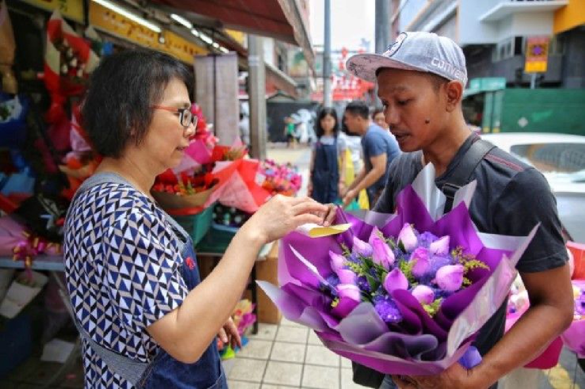 "อย่าส่งอีโมติคอน" คำแนะนำแก่หญิงมุสลิม เนื่องในวันวาเลนไทน์ที่จะถึงนี้ "อย่าส่งอีโมติคอน" คำแนะนำแก่หญิงมุสลิม เนื่องในวันวาเลนไทน์ที่จะถึงนี้
