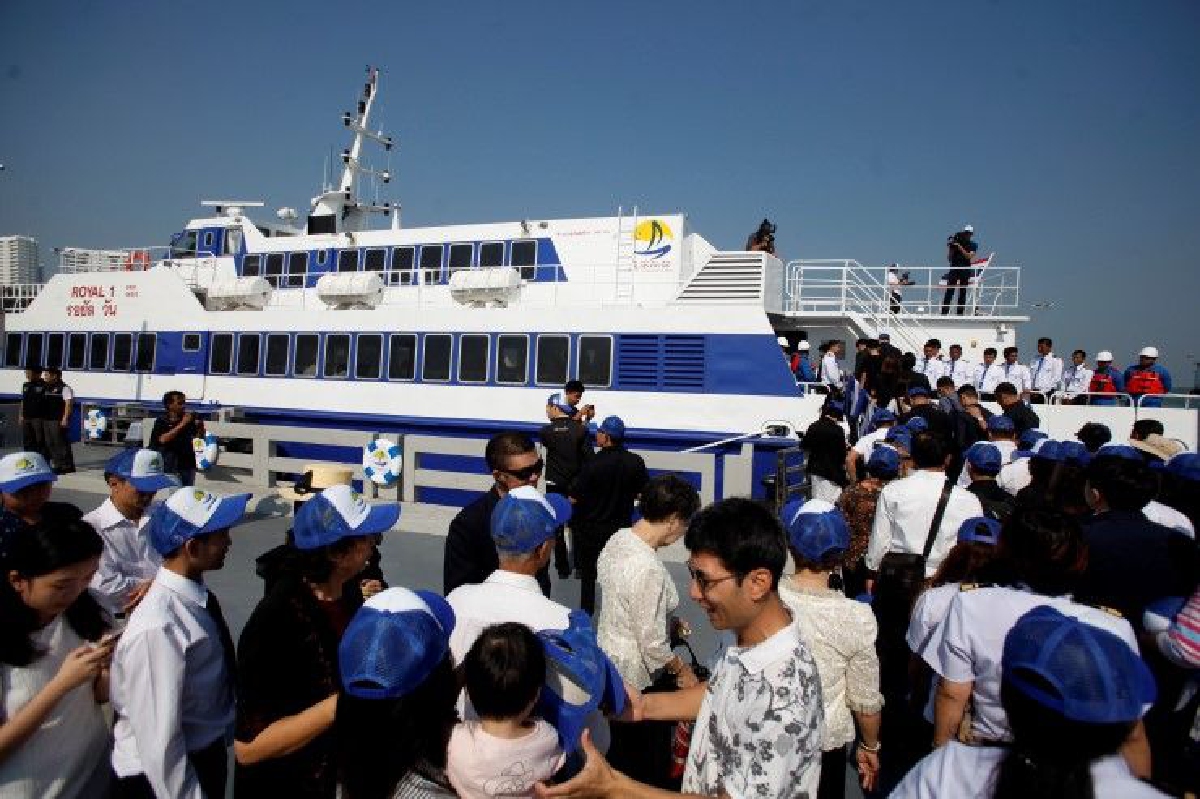 นายกฯพอใจเรือเฟอร์รี่ข้ามอ่าวไทยสำเร็จ สั่งเร่งดึงนักท่องเที่ยวใช้บริการ นายกฯพอใจเรือเฟอร์รี่ข้ามอ่าวไทยสำเร็จ สั่งเร่งดึงนักท่องเที่ยวใช้บริการ