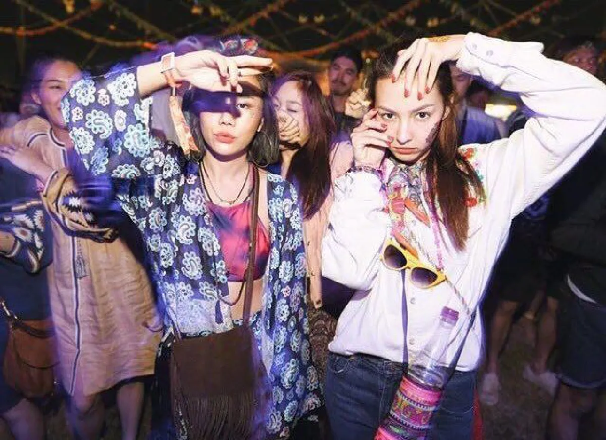 ดับฝันคู่จิ้น! นท-คารีสา แจงรักกันแบบพี่น้อง ยันไม่ใช่หญิงรักหญิง