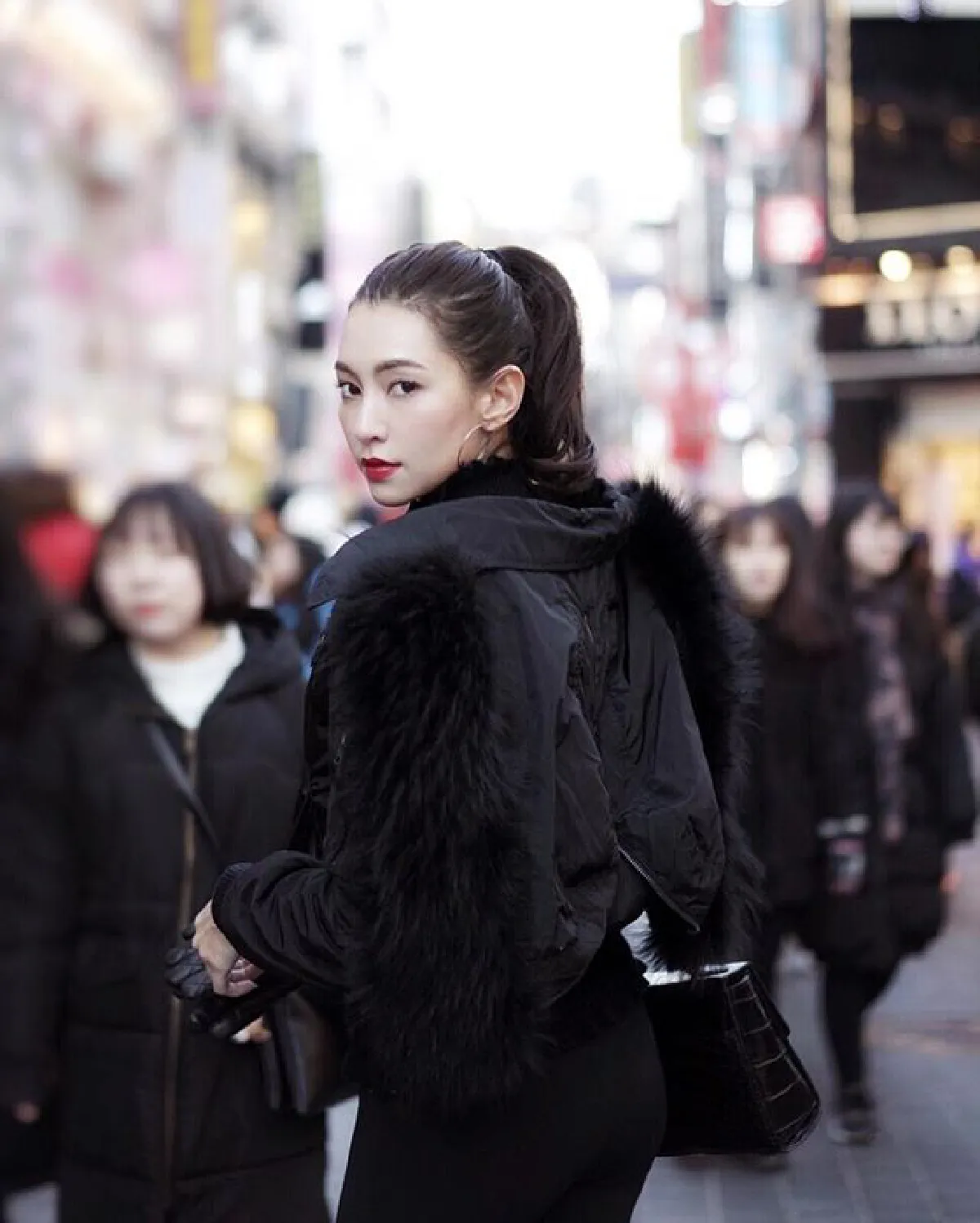 เบลล่า โพสต์อวดลูกโป่งสื่อรักวาเลนไทน์  ใช่ฝีมือ เวียร์ หรือเปล่า?