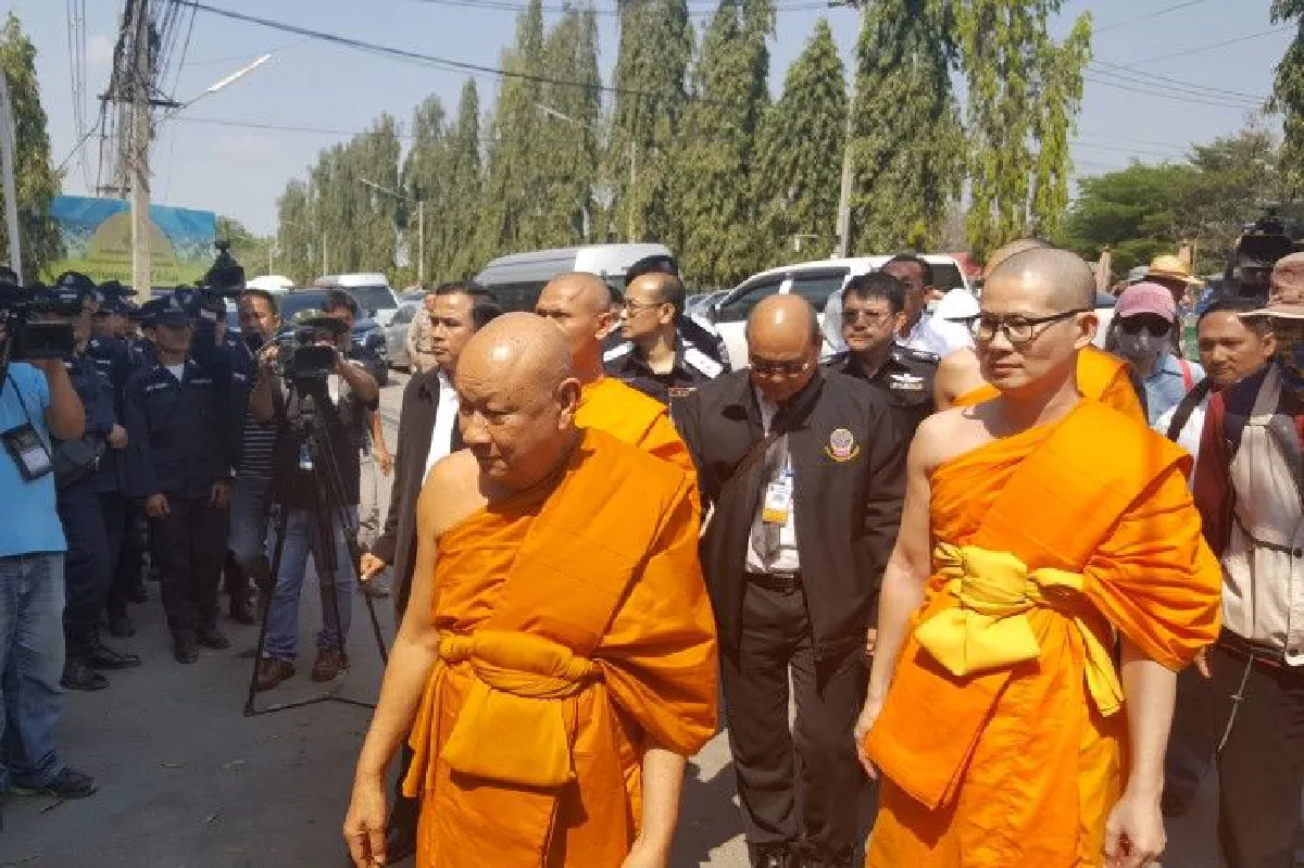 เจ้าคณะปทุมฯร่วมตรวจค้นวัดธรรมกาย