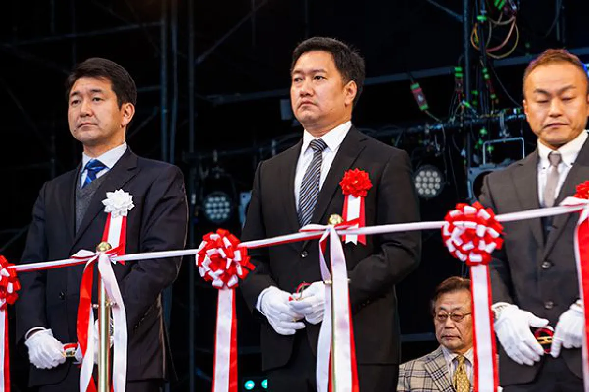 คุณพีระพงศ์ เอี่ยมลำเนา ได้รับเกียรติเข้าร่วมในพิธีเปิด OSAKA AUTO MESSE 2017