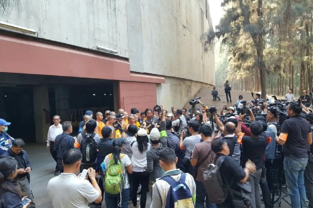 วัดพระธรรมกายพาทัวร์ใต้บ่อน้ำพุหลังถูกลือเป็นอุโมงค์ลับ