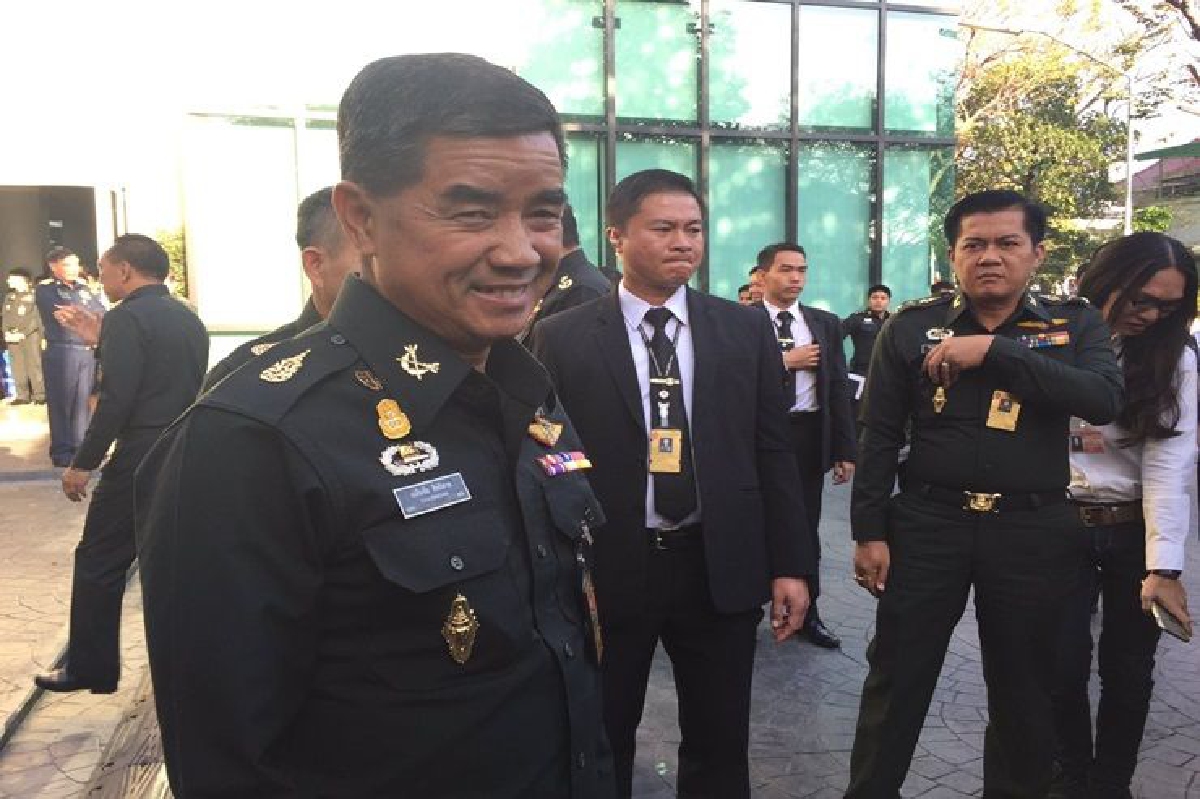 "บิ๊กเจี๊ยบ"ขอความเป็นธรรมแจงสนช.ไม่ได้โดดประชุม "บิ๊กเจี๊ยบ"ขอความเป็นธรรมแจงสนช.ไม่ได้โดดประชุม