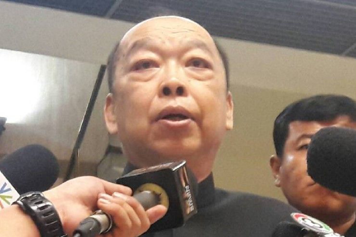 "สุรพงษ์" ลั่นขอสู้คดีถอดถอนจนถึงที่สุด "สุรพงษ์" ลั่นขอสู้คดีถอดถอนจนถึงที่สุด