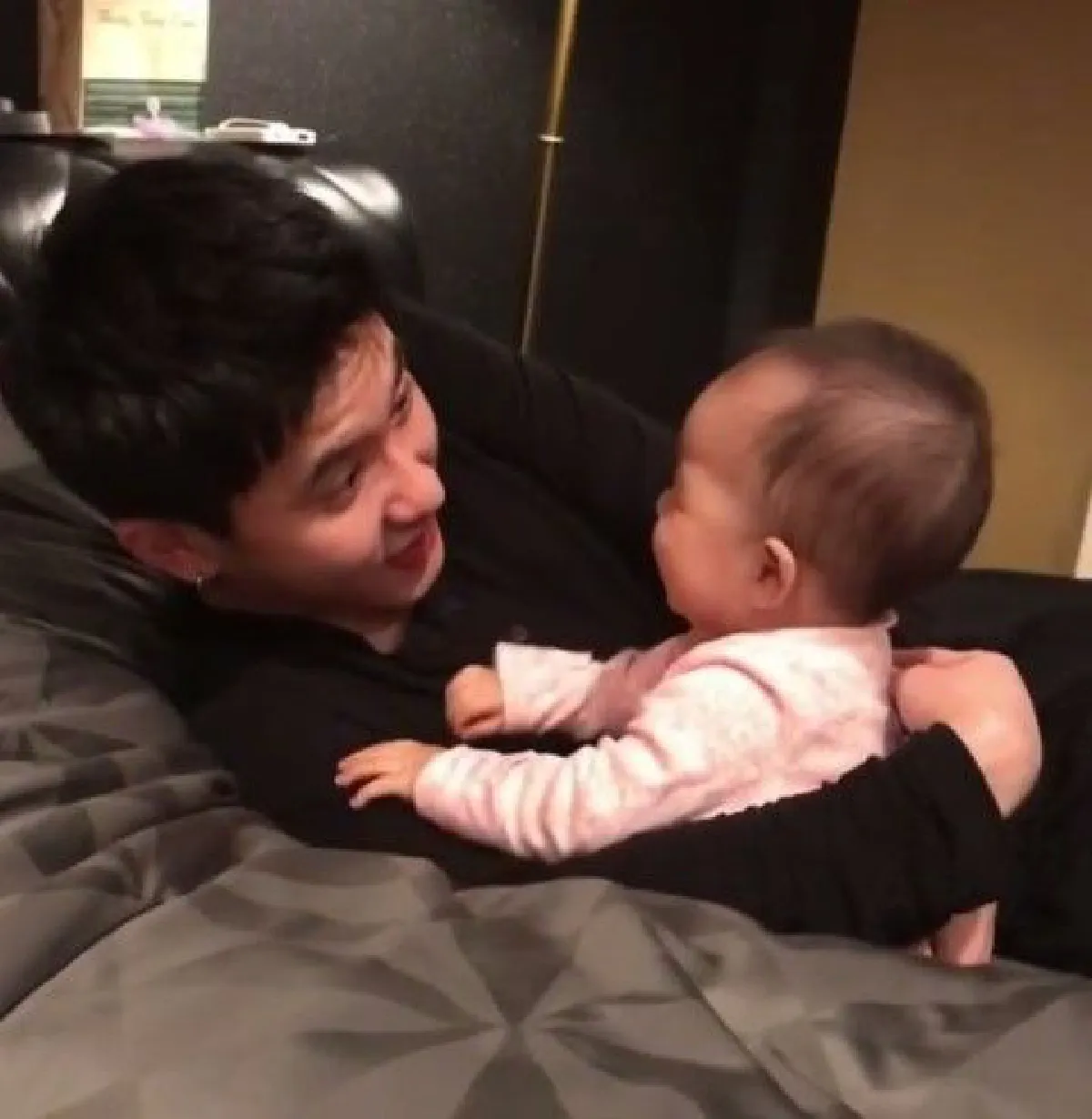 น่าร๊ากส์อ่ะ!เมื่อ"น้องเป่าเปา"มีเพื่อนเล่นใหม่ทำพ่อบี้งอนตุ๊บป่อง