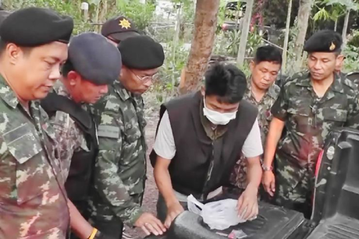 พิจิตรสนธิกำลังนับร้อยกวาดล้างยาเสพติดในพื้นที่ พิจิตรสนธิกำลังนับร้อยกวาดล้างยาเสพติดในพื้นที่