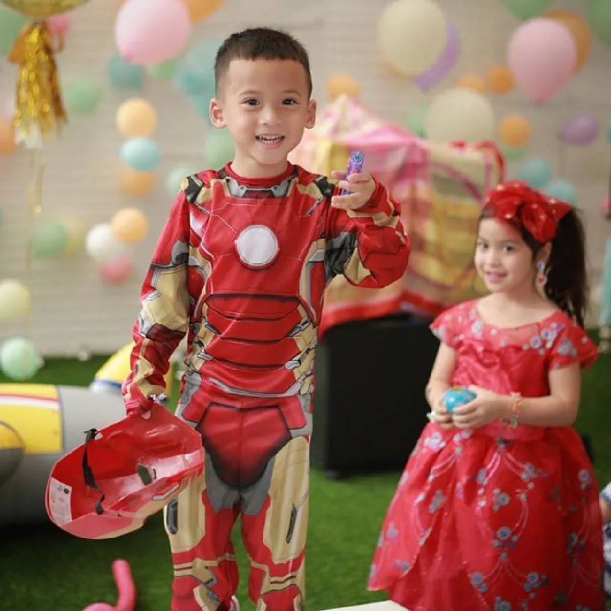 น่ารักทั้งครอบครัว เวย์-นานา แต่งคอสเพลย์เซอร์ไพร์สวันเกิด บีน่า-บรู๊คลิน