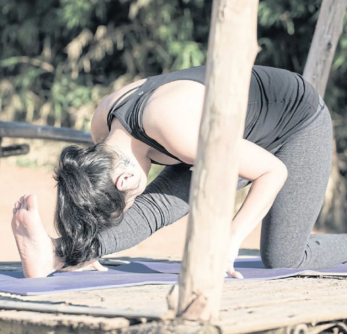 Utthan Pristhasana Variation (The Lizard Pose Variation)