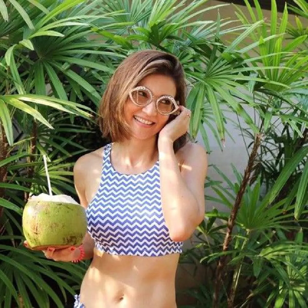 40 ยังแจ๋ว! "แอน สิเรียม" สวยไม่สร่างในชุดว่ายน้ำ