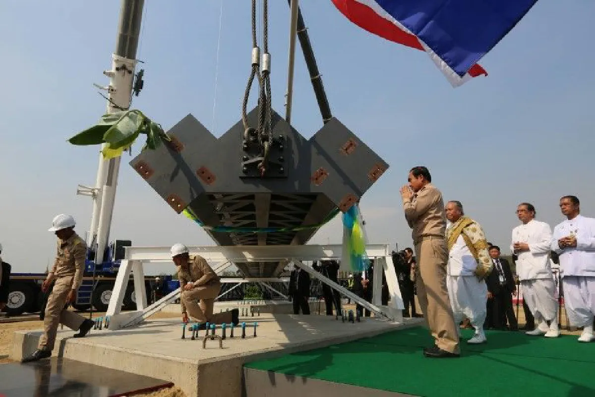 นายกฯเป็นประธานพิธีบวงสรวง-ยกเสาเอกพระเมรุมาศ