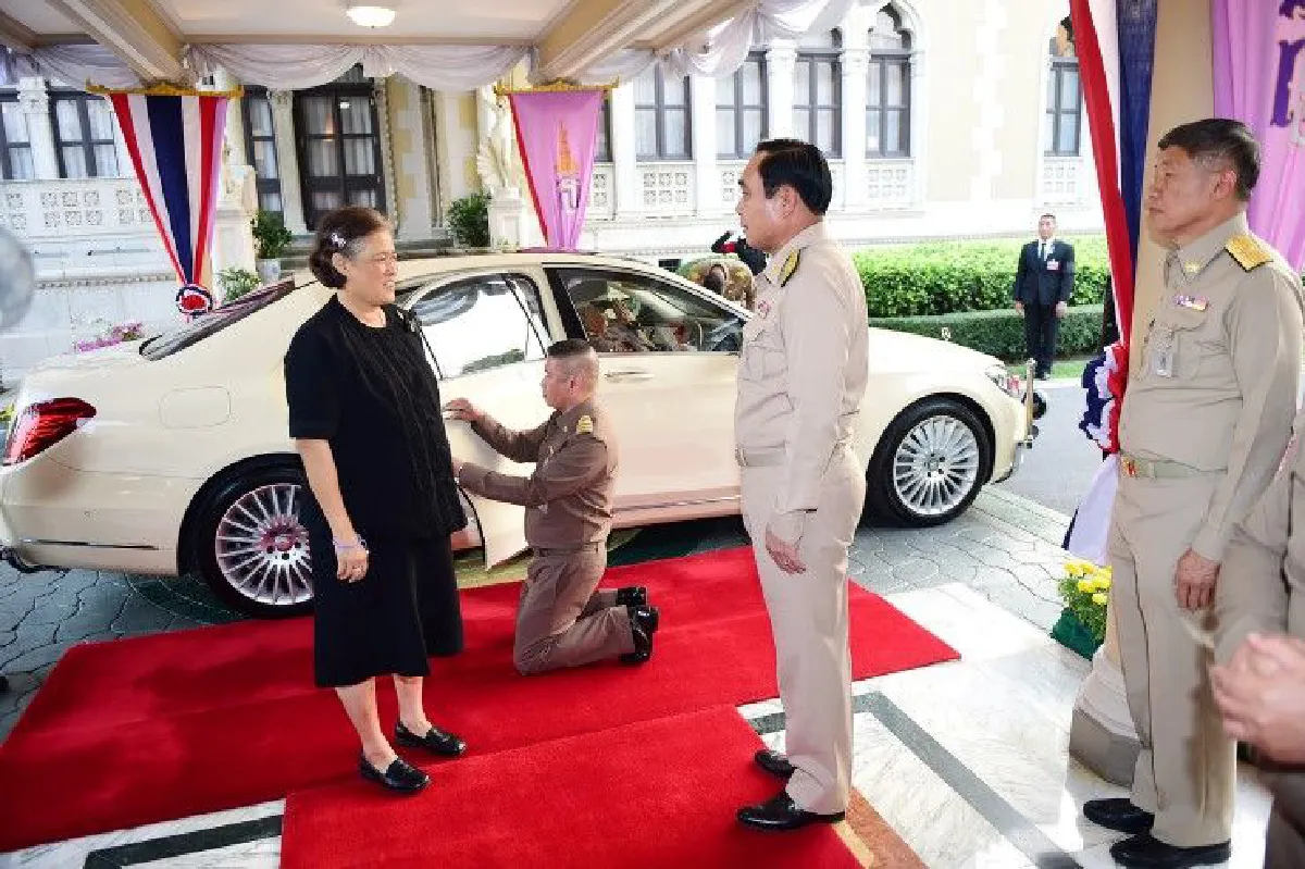สมเด็จพระเทพฯทรงร่วมประชุมคณะกก.จัดงานพระราชพิธีถวายพระเพลิงพระบรมศพ