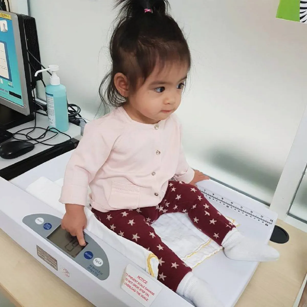 โล่งอก! หมอโอ๊ค-โอปอล์ เผยข่าวดี น้องอลิน หายขาดจากโรคหัวใจแล้ว