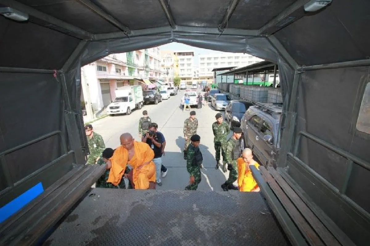 DSIบุกโกดังน้ำหมักดัง พบพระ-เณรธรรมกายเตรียมจัดที่ชุมนุม