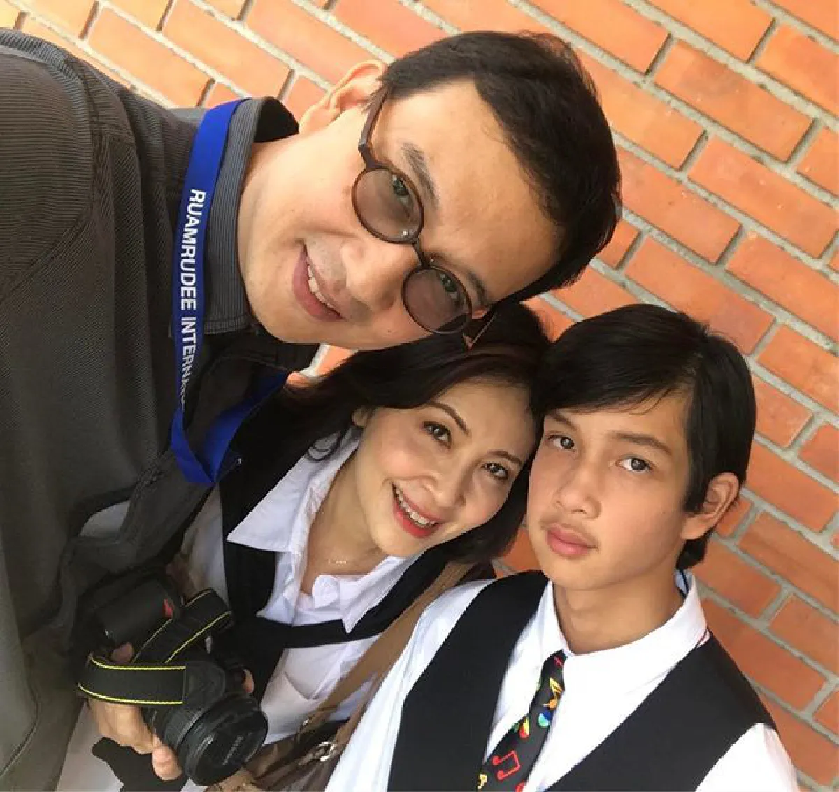 เลือดศิลปินแรง! กวาง-น็อต สุดปลื้มลูกๆโชว์เล่นดนตรีเพลงพระราชนิพนธ์