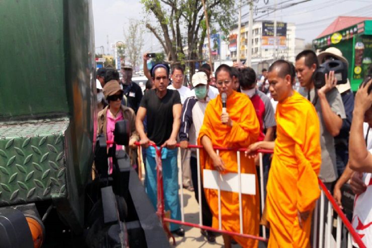 พระเสกสรรค์ เตือนดีเอสไอระวังป่วนหากไม่ให้รถน้ำเข้าตลาดคลองหลวง พระเสกสรรค์ เตือนดีเอสไอระวังป่วนหากไม่ให้รถน้ำเข้าตลาดคลองหลวง