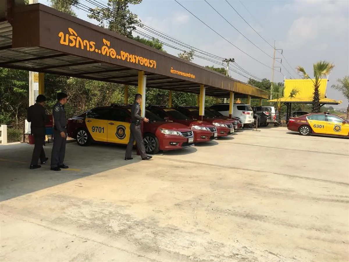 ตำรวจทางหลวงจัดที่นอนติดแอร์ให้บริการผู้ขับขี่