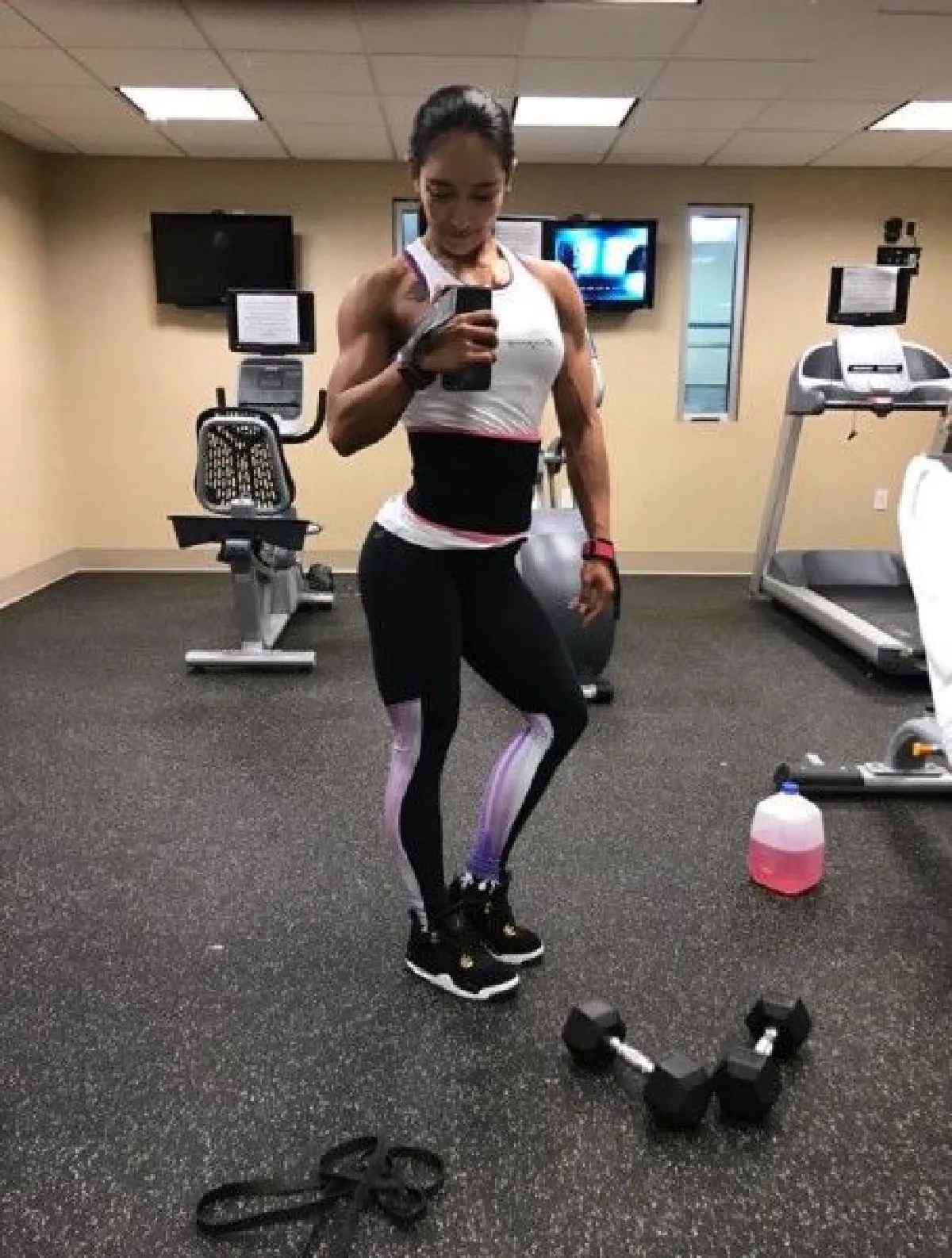 พบกับนักเพาะกายหญิงแชมเปี้ยนชิพคนแรกของจีน