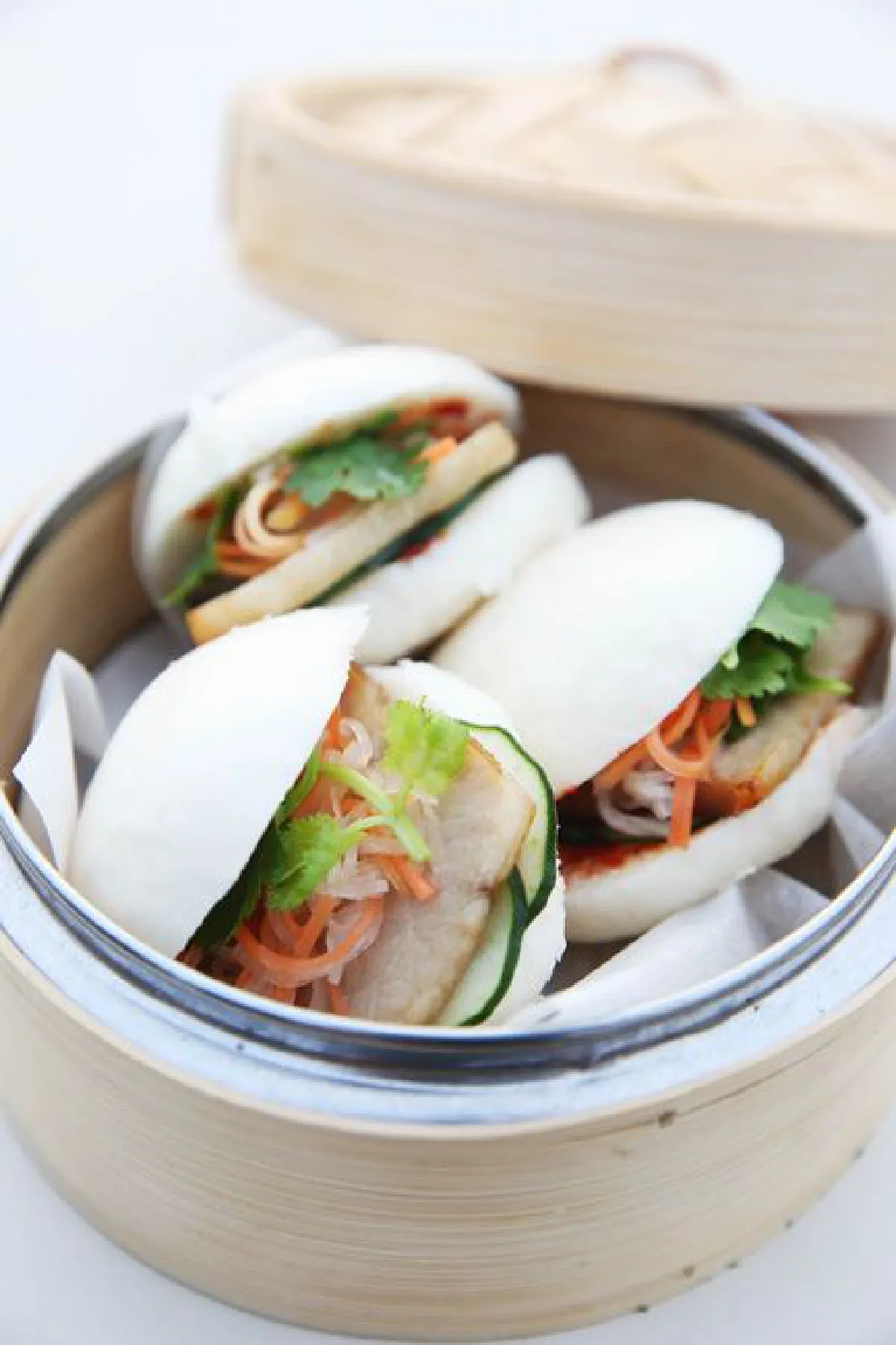 สุขหรูระฟ้า ครู แชมเปญ บาร์